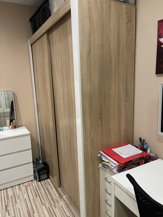 Гардероб с плъзгащи врати