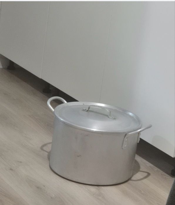 Продам кастрюлю алюминивую