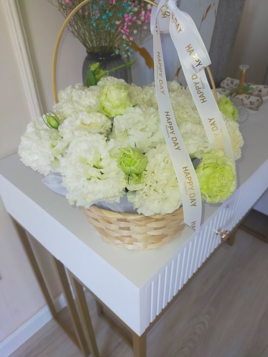 Цветы с корзиной