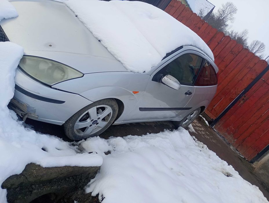 Vând Ford focus pentru piese