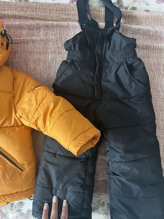 Продам зимний комбинезон детский