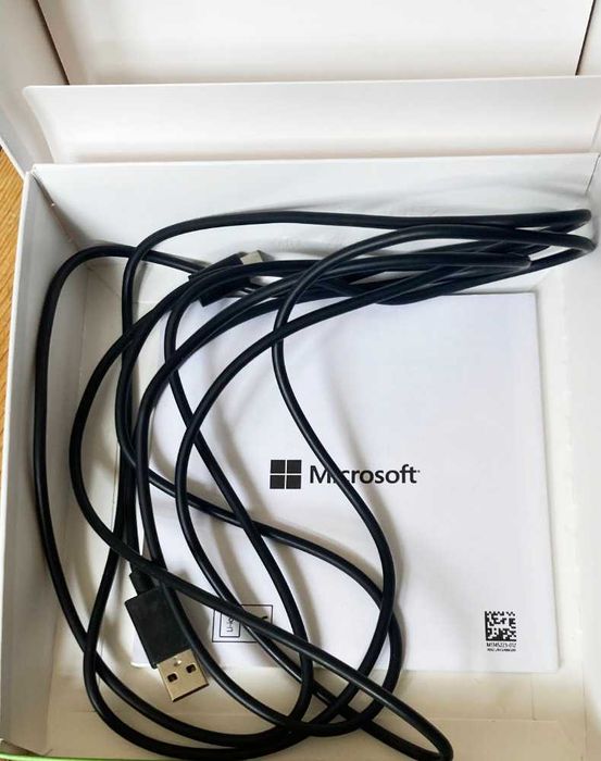 Xbox Series контролер – отлично състояние, с кутия