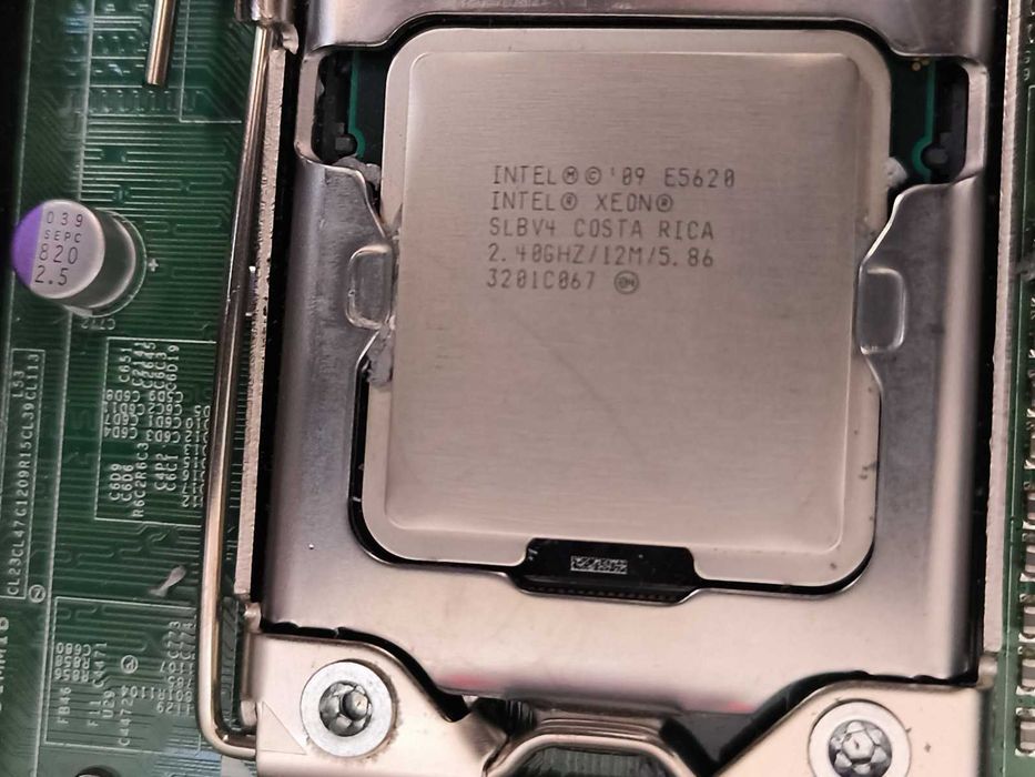 Сървърно дъно Supermicro X8DTH-IF.