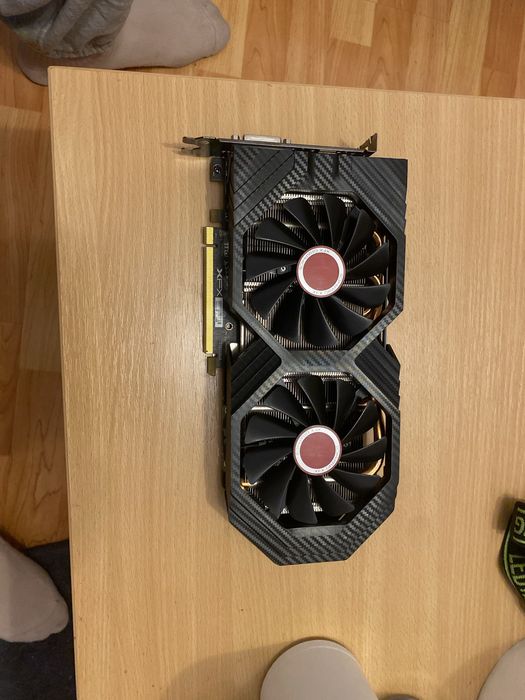 Placa video rx 580 4 gb  . Pret fix , nu negociez