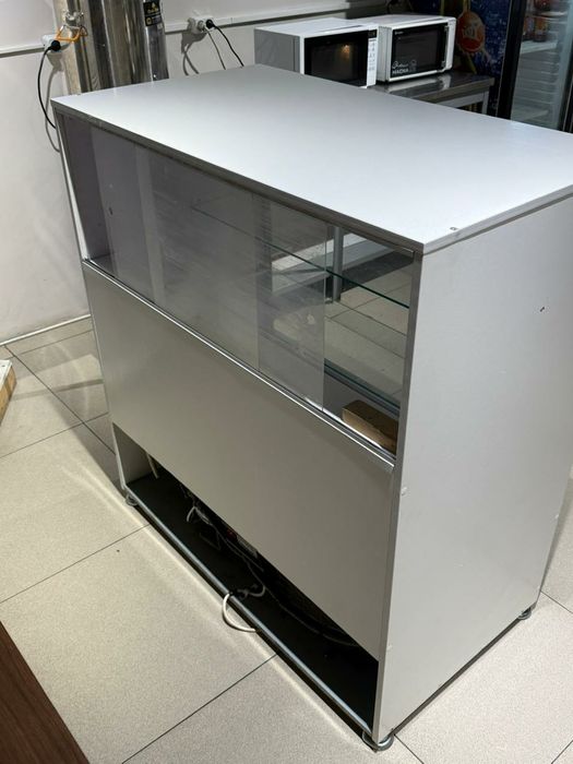 Витринный холодильник