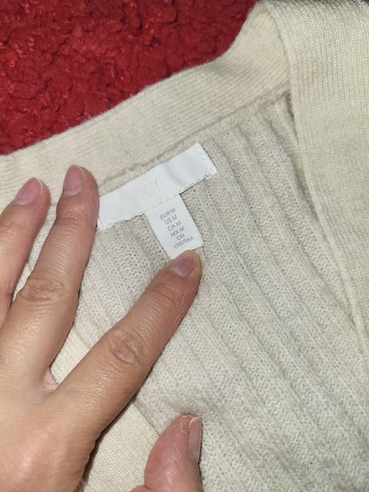 Pulover crem H&M, mărimea M,impecabil