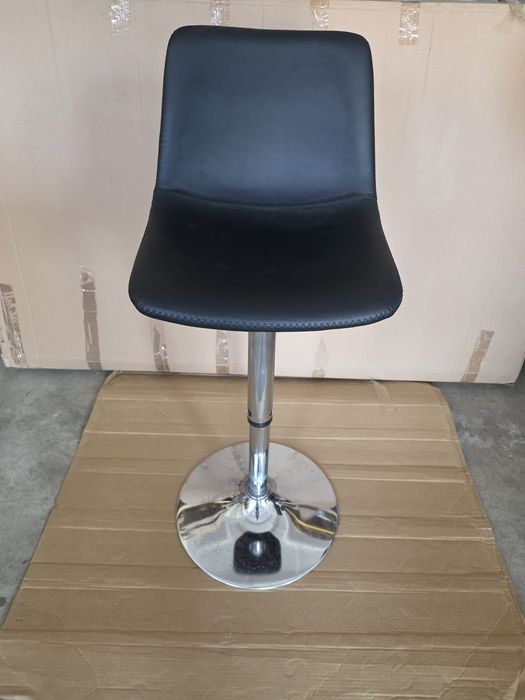 Scaune rotative cu picior