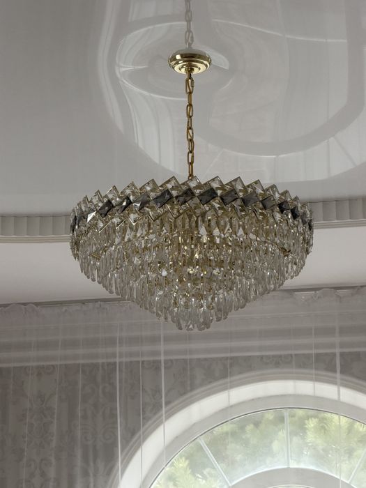 Продам люстры 2 штуки