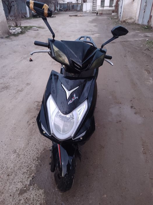 Продам скутер на ходу