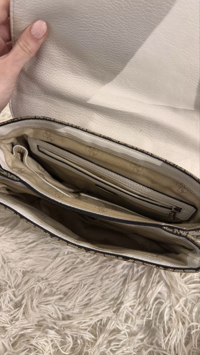 Дамска чанта Guess