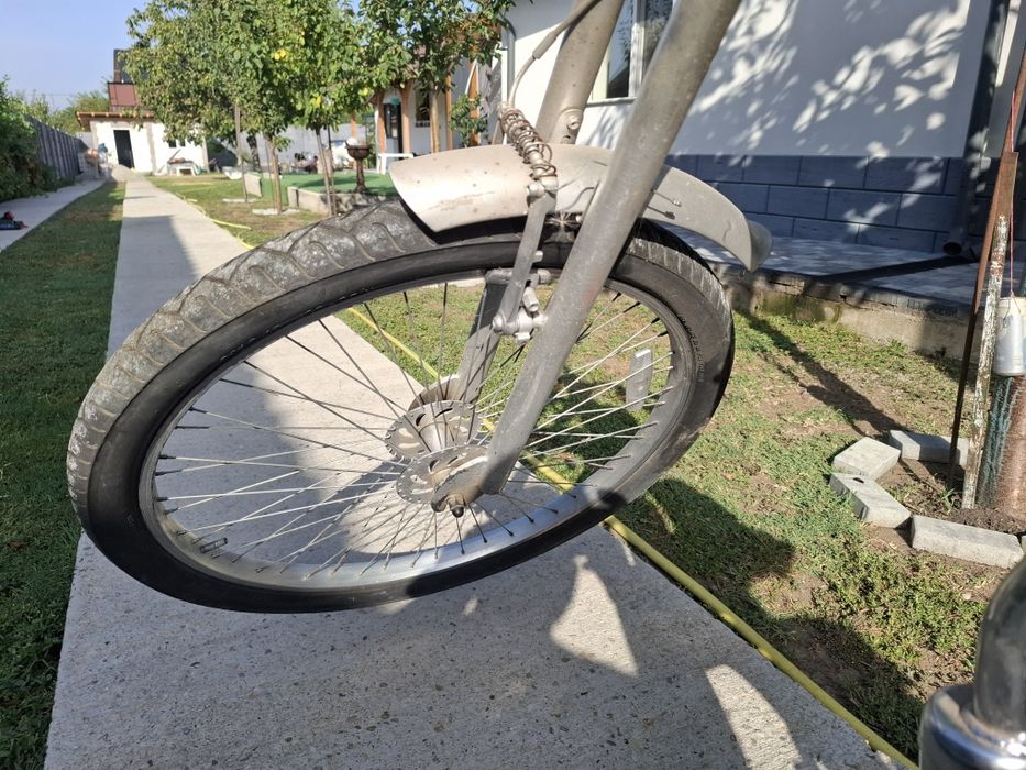 Vând sau schimb bicicleta CHOOPER varianta adult