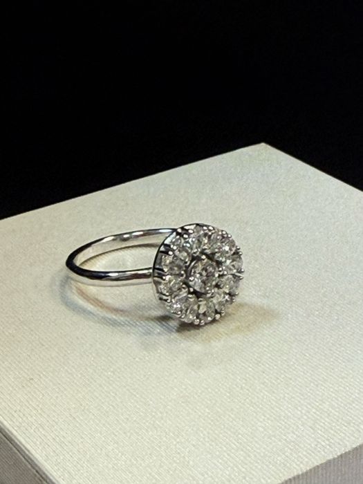Дамски пръстн бяло злато и брилянти