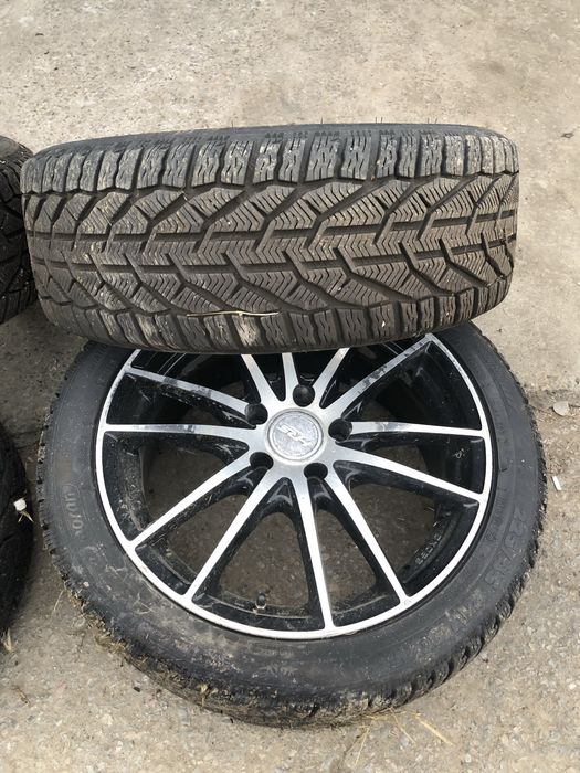 Продават се зимни гуми