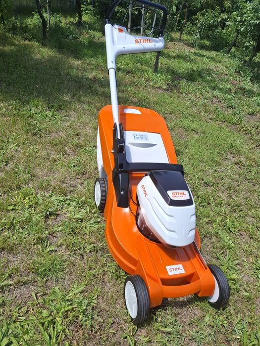 Mașină de tuns gazon Stihl RMA 448.0 TC