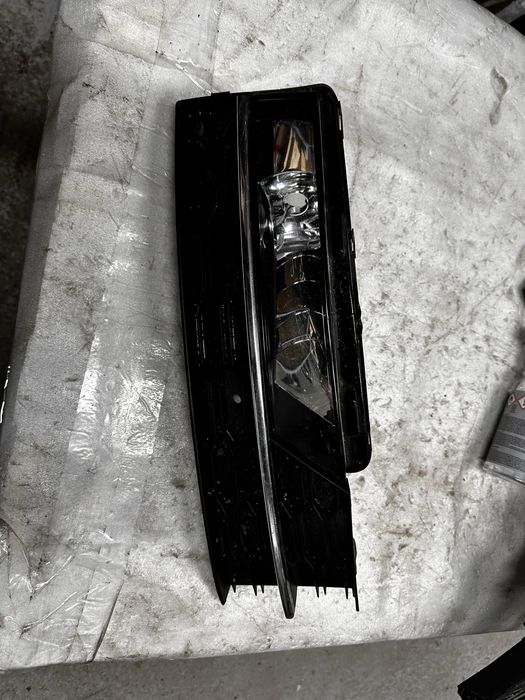 grilă .bară față skoda octavia 3 facelift..