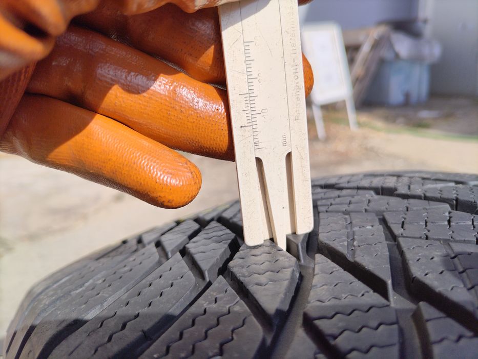 225/55/17 Бриджстоун ДОТ 2019 г - Само 1 брой гума