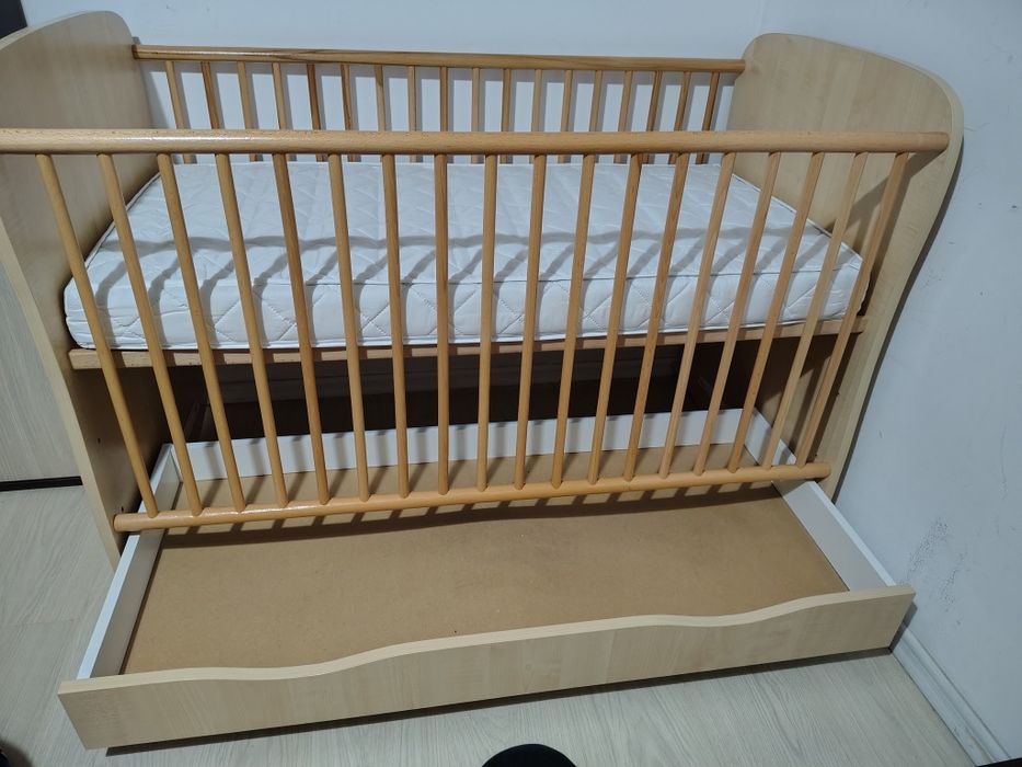 Vând pătuț nou nu a fost deloc folosit doar montat.