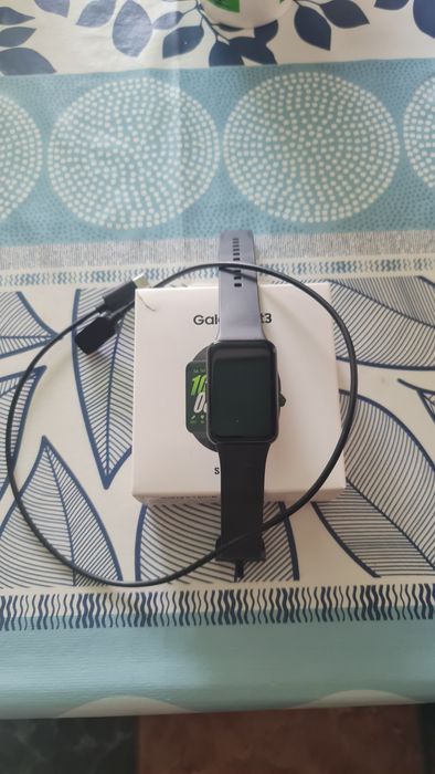 Продавам смарт часовник Samsung