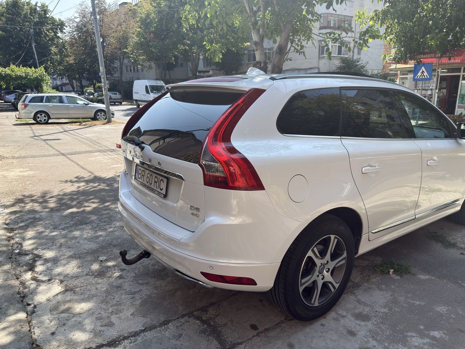 VOLVO XC60 2015 — imagine 13