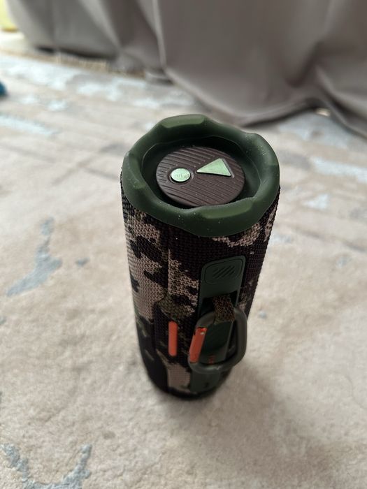 Продам Колонку JBL Flip 7