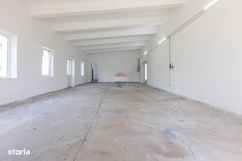 Hală de vânzare – 322 mp , Ideală pentru atelier, garaj sau investiție