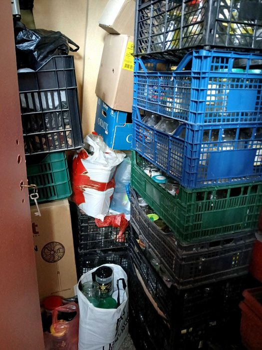 Празни буркани за компоти и зимнина