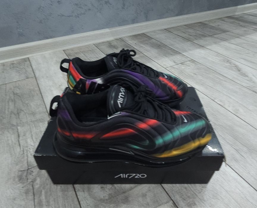 Дамски и Мъжки маратонки Nike AIR MAX 720.Дамски - 38ном,24см.Мъжки - 43ном