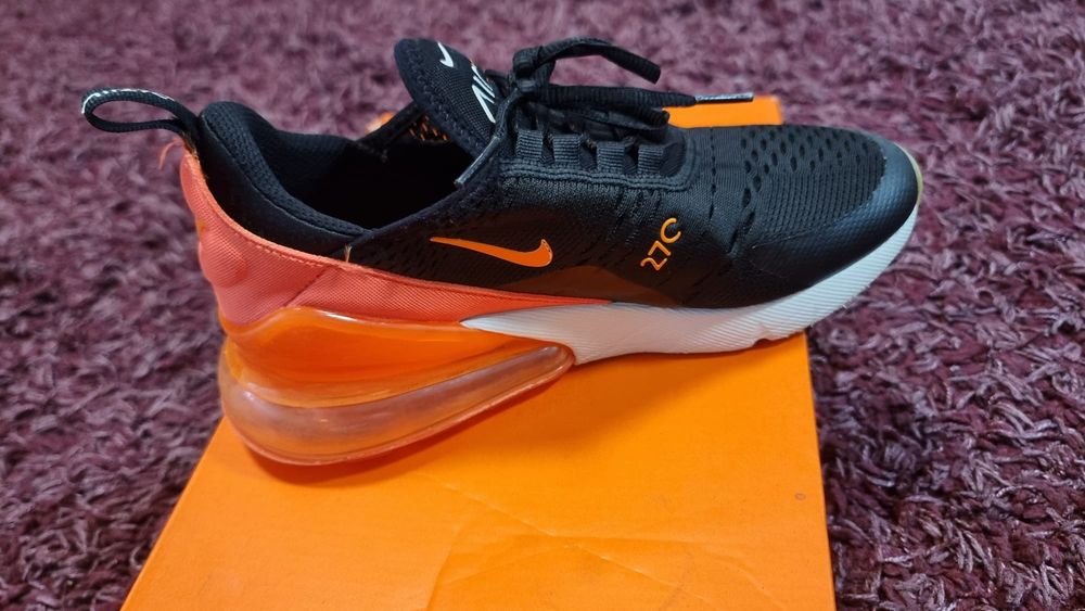 Air max 270 portocaliu marimea 37.5