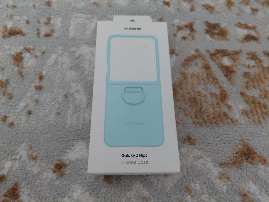 Продам чехол оригинальный Samsung z flip 6