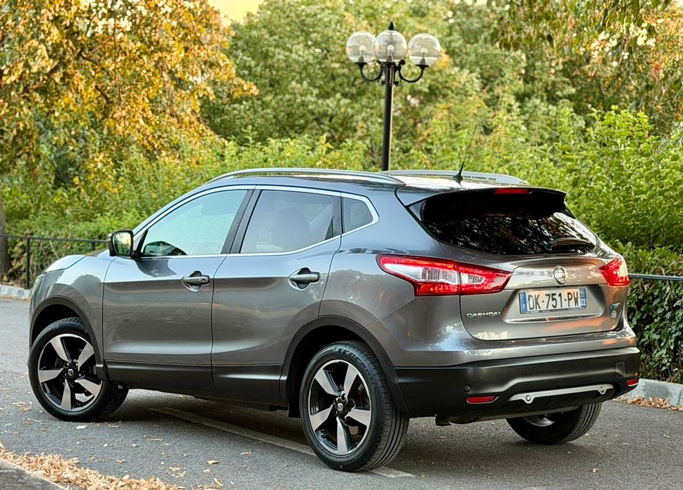 Nissan Qashqai TEKNA 1.5 DCI 110 CP Panoramic Navi Camere 360g Km  Reali