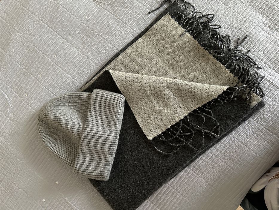 Теплая шапка с шарфом