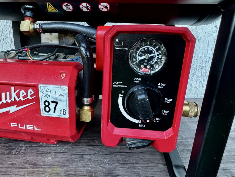 Compresor aer cu acumulator - Milwaukee M18 FUEL, 9.31 bari !