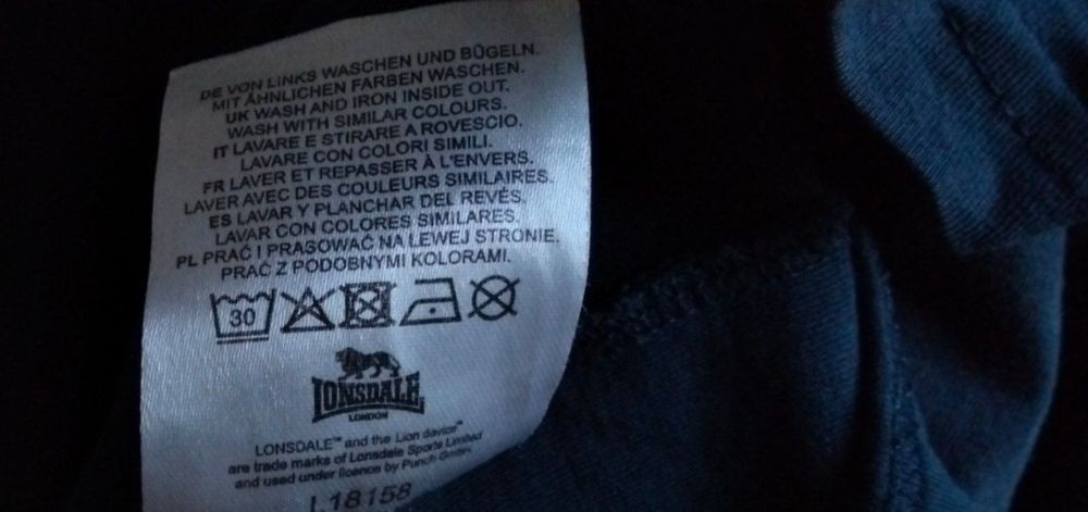 Продам футболку Lonsdale