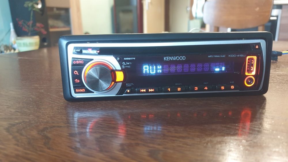 Авто радио плеър музика за кола Кенуулд Kenwood CD MP-3 USB AUX
