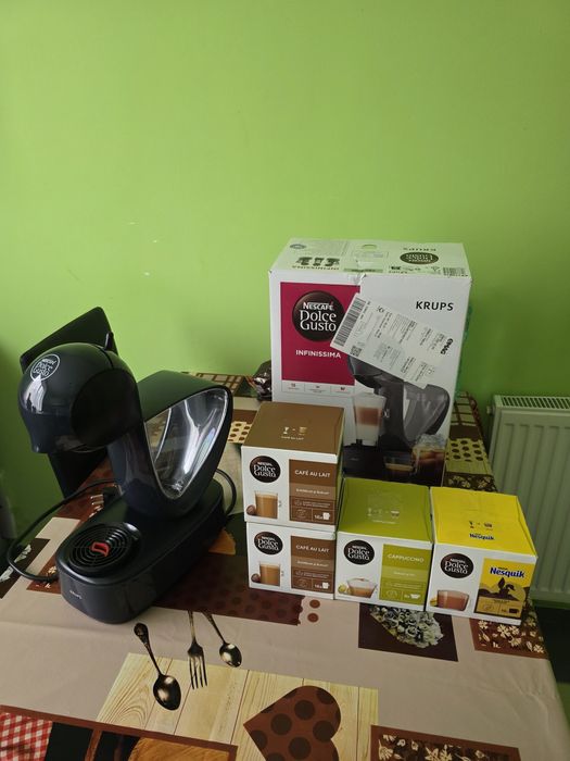 Aparat de cafea Krups Dolce Gusto cu capsule