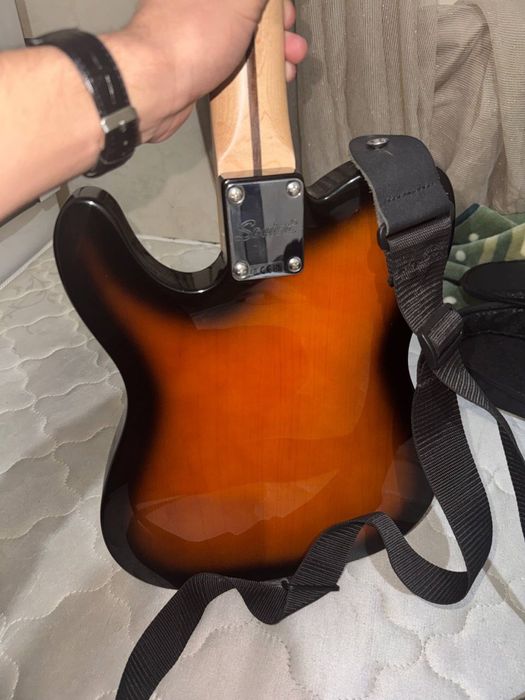 Boss gt-1 va Fender gitara sotiladi