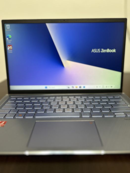 Laptop ASUS ZenBook 14  Predare personală în GALAȚI