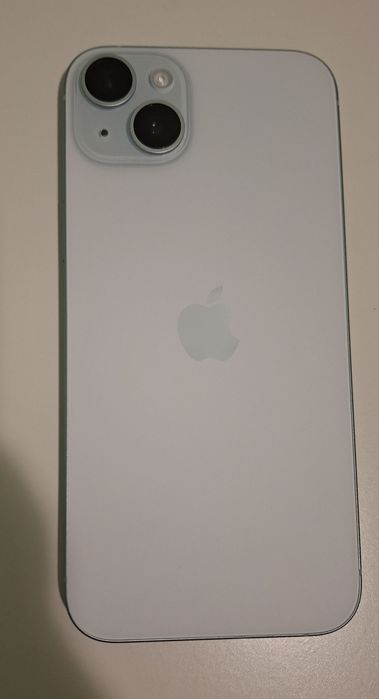 iPhone 15 Plus 128 GB, перфектен + оригинален MagSafe калъф