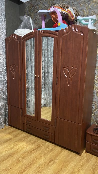 Продам спальную гарнитуру