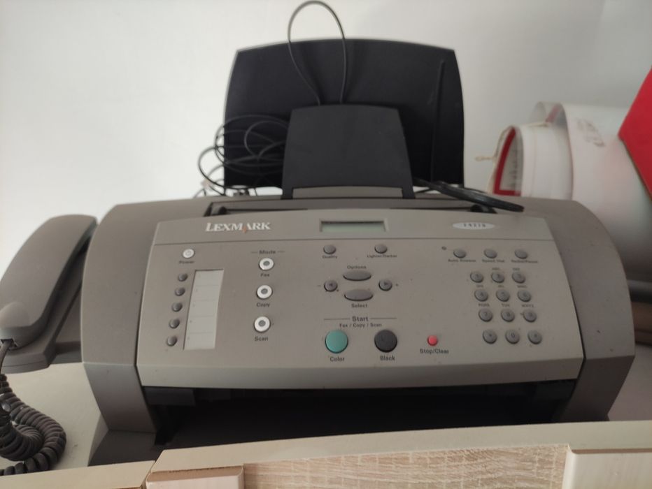 Vând imprimanta Lexmark F 4270