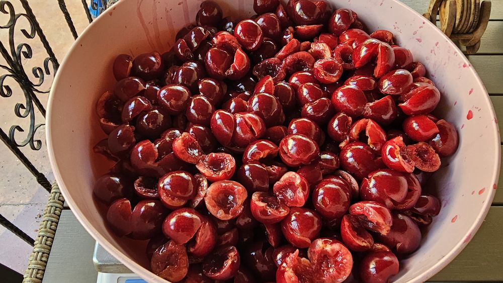 Vand cirese curatate, la punga vid de 1kg