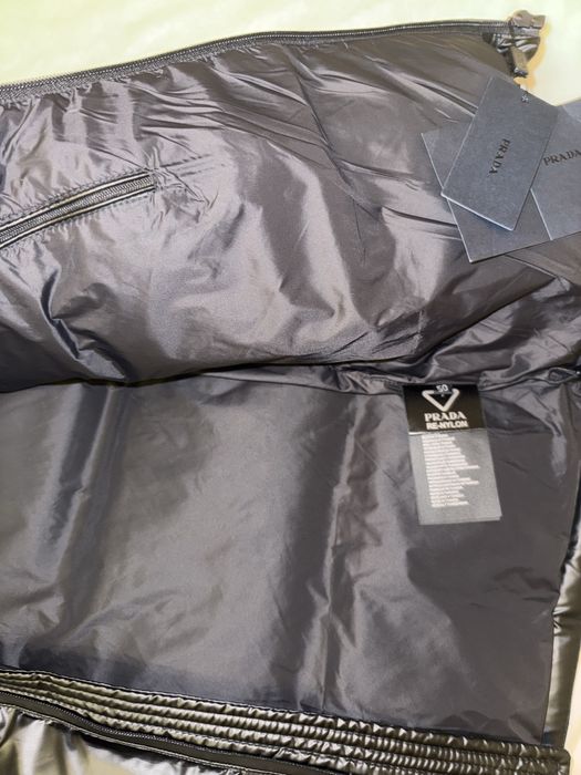 Geaca barbati Prada ,M(50),negru,livrare  personala in Bucuresti/Ilfov