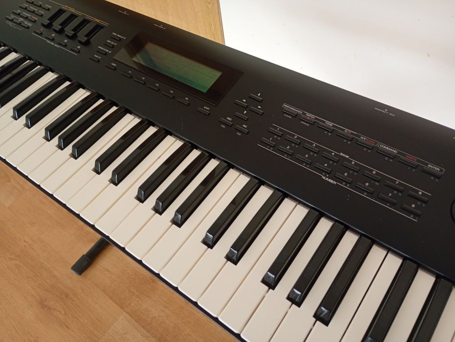 Roland D-70 sintetizator pian digital orga