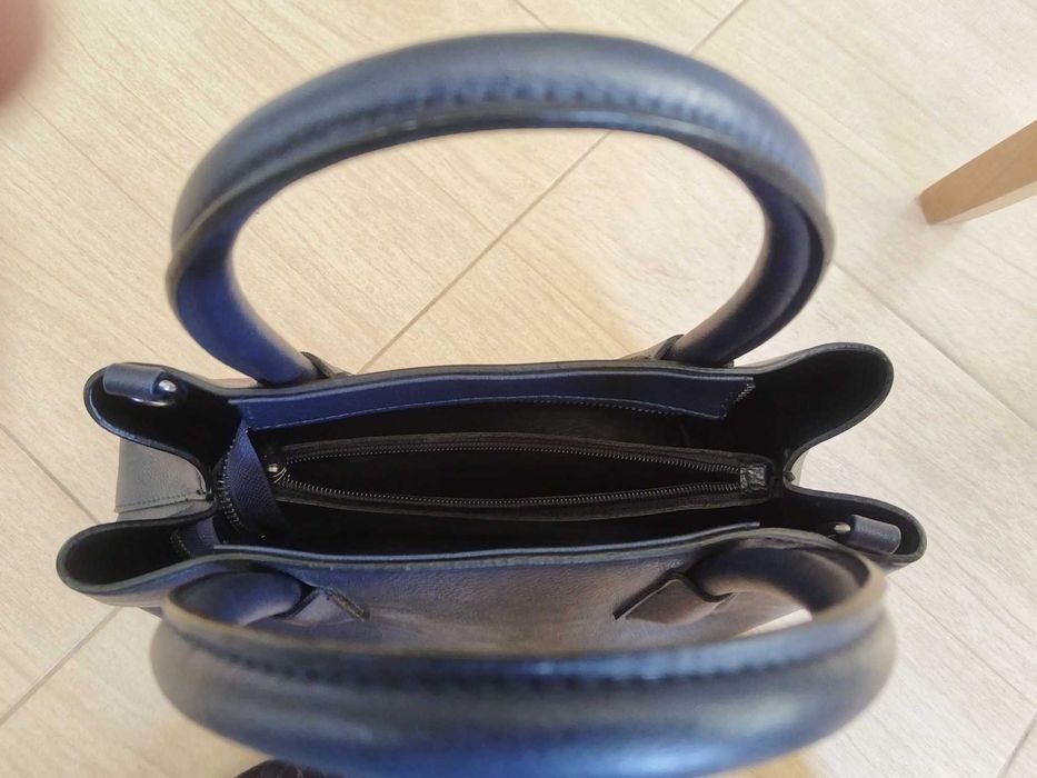 Дамска чанта среден размер