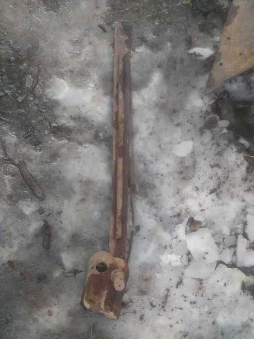 Запчасти на плуг.    .    .