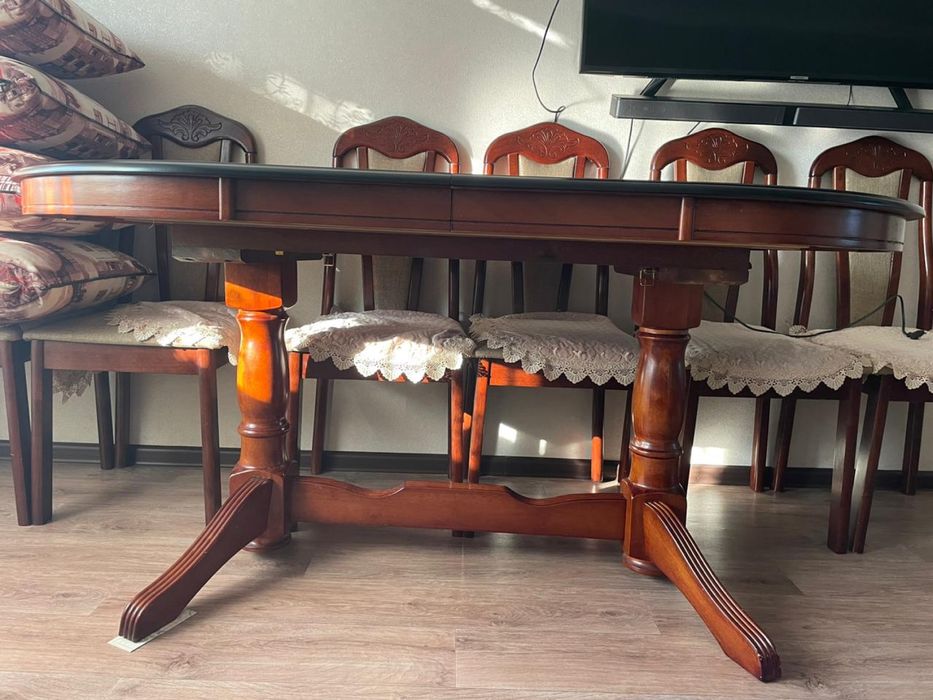 Стол для гостиной