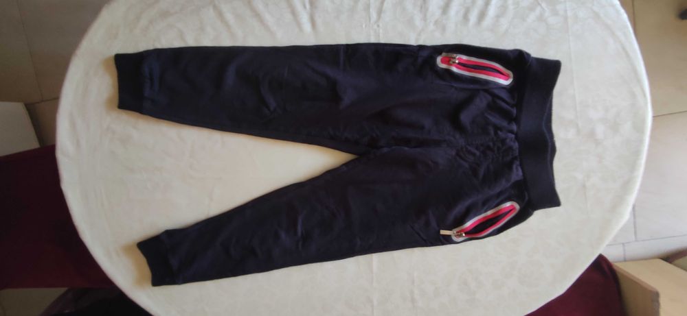 5 различни дрехи от които яке и панталони, спортни долнища, 146 см.