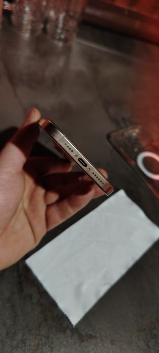 iPhone 16 Pro Max 256GB Златен | 92% батерия | Като нов