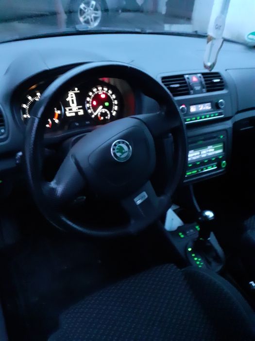 Vând skoda fabia