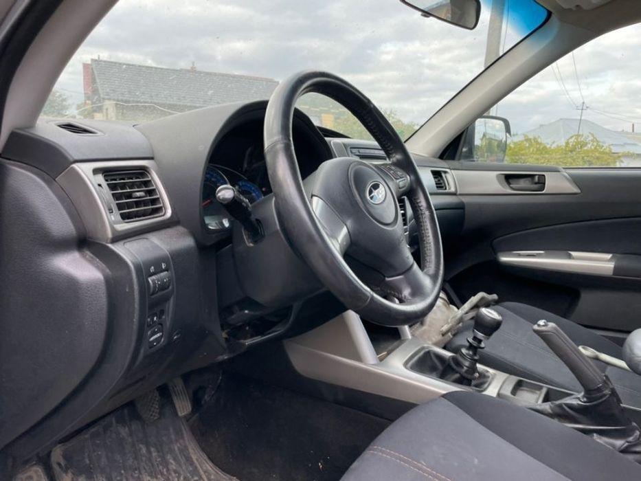 bara fata capotă radiator cutie ușa kit airbaguri scaune Haion luneta geam caseta directie Subaru Forester SH radio cd fabricație 2009 diesel dezme